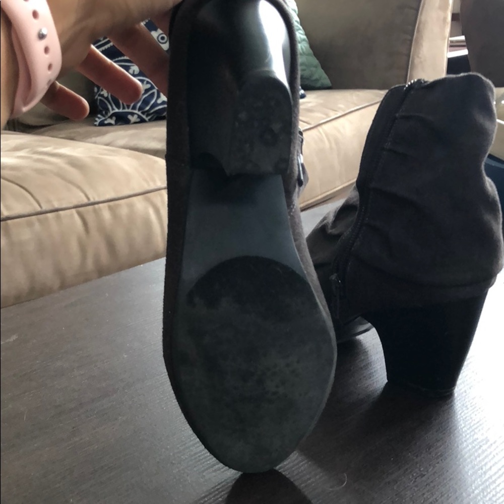 Booties with Button - Picture 2 of 3